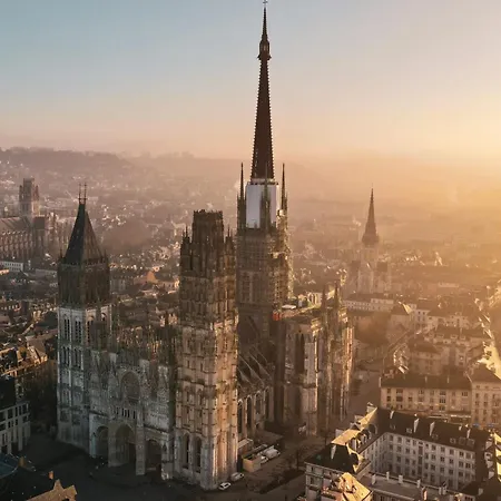 Rénové Balnéo Et Balcon Centre Apartamento *